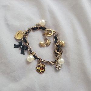 Dangle charm braclet